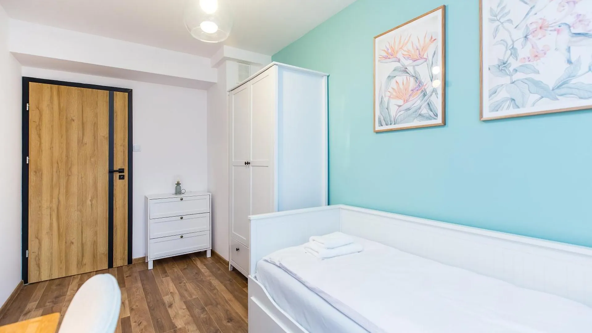 Spacious Modern Apartment - Wielicka - Bonarka Krakow Poland