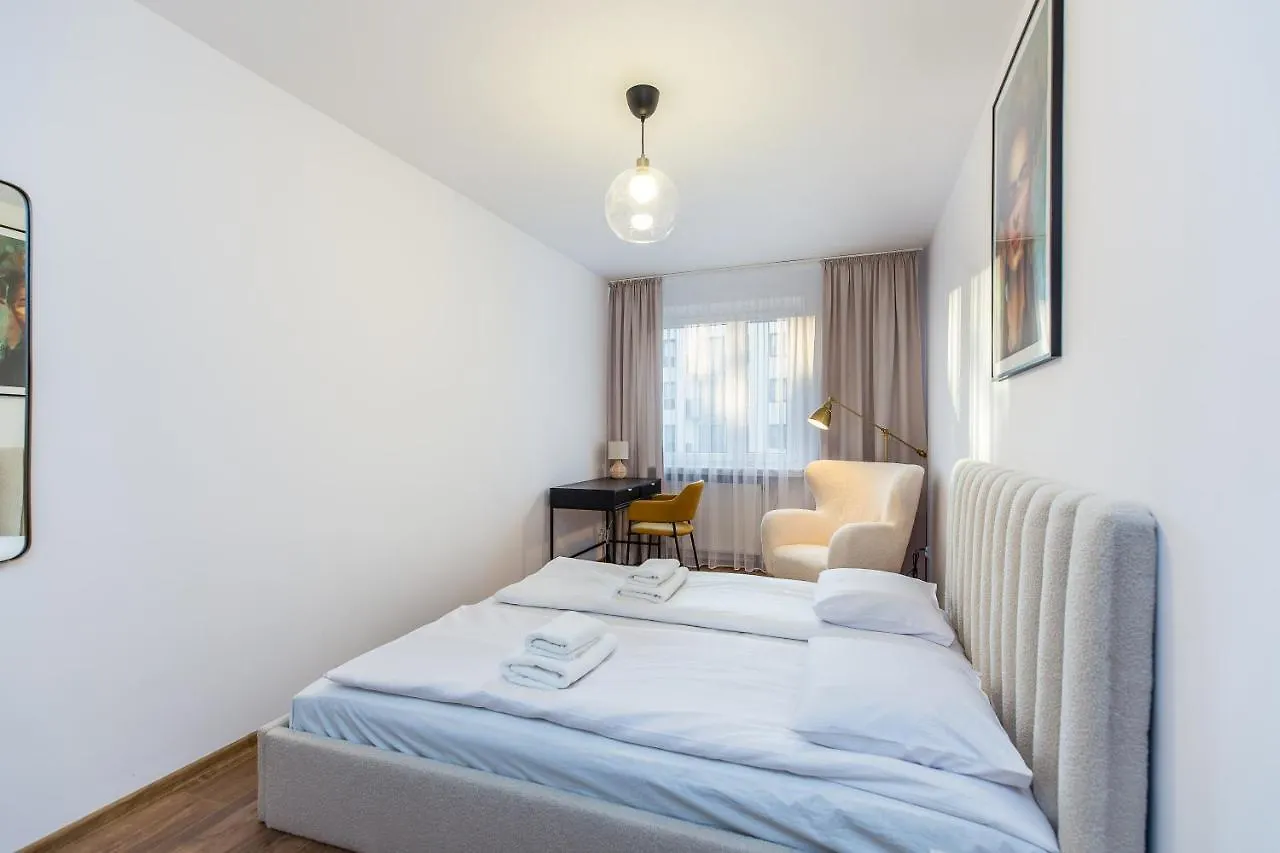 Spacious Modern Apartment - Wielicka - Bonarka Krasków 0*,  Πολωνία