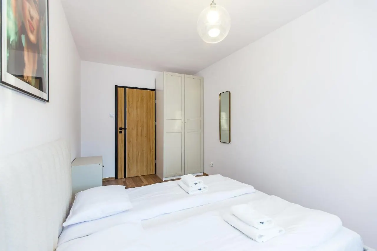 Spacious Modern Apartment - Wielicka - Bonarka Krasków